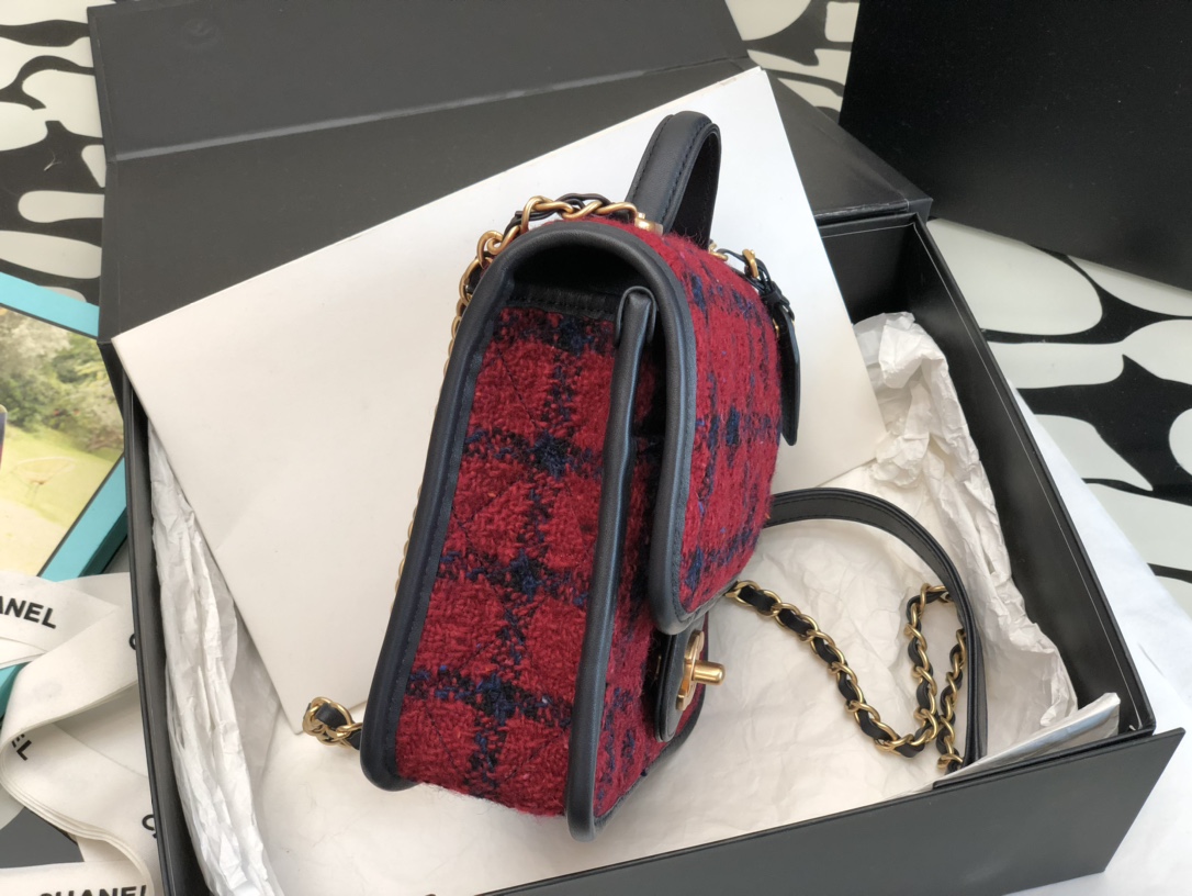 Handbag Chanel size *. * - vstockx