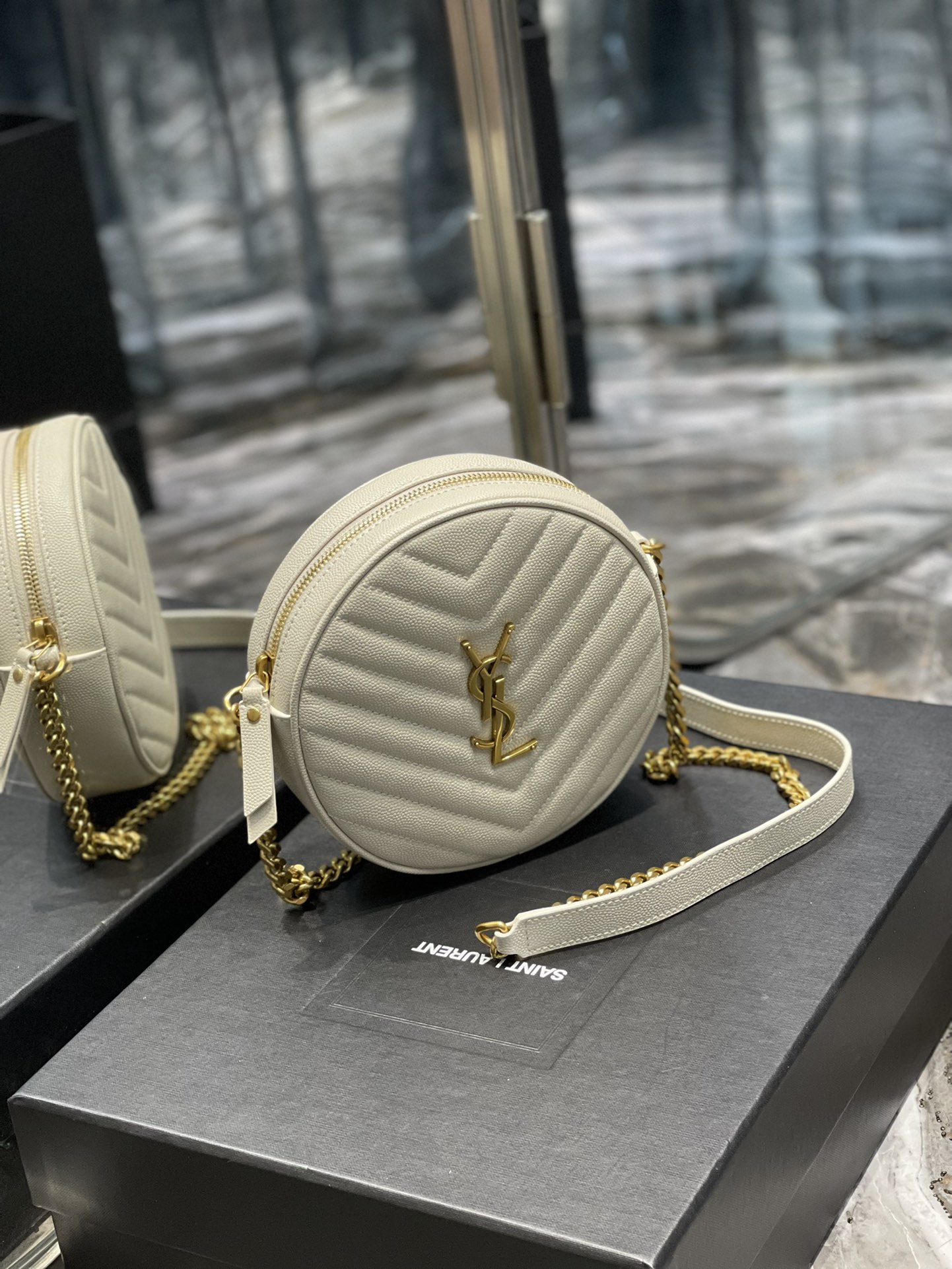 Handbags SAINT LAURENT 610436 size 17x17x5.5 cm - vstockx