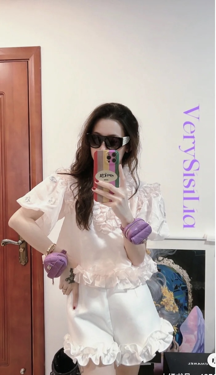 Handbag Chanel size 8*8.5*5.5* cm - vstockx