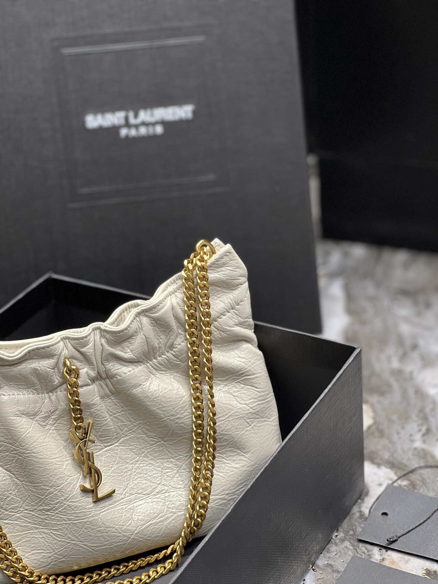 Handbags SAINT LAURENT 681632 size 24x14x4 cm - vstockx