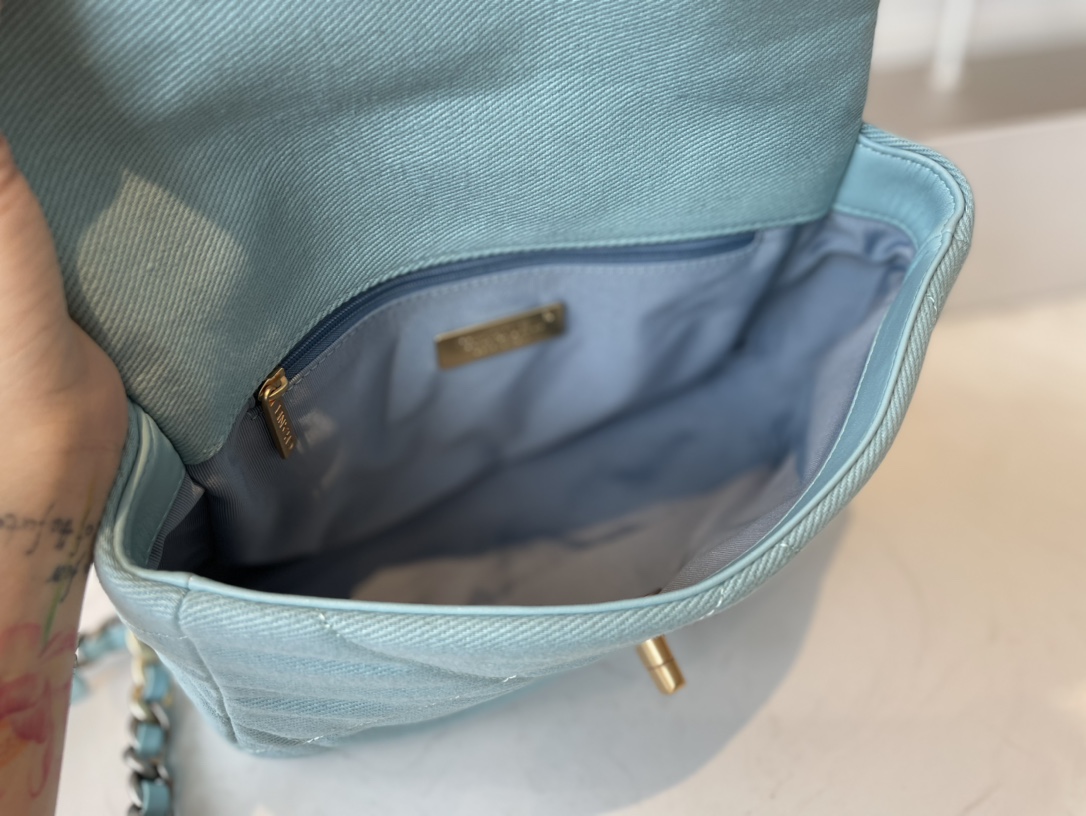 Handbag Chanel AS1160 size 26 cm - vstockx