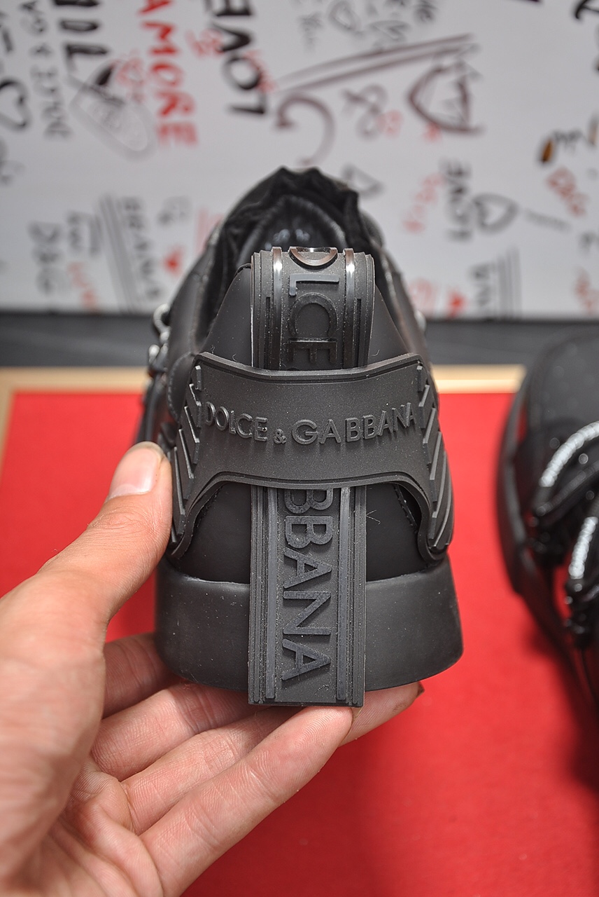 Dolce & Gabbana Low Tops Sneakers 69 - vstockx