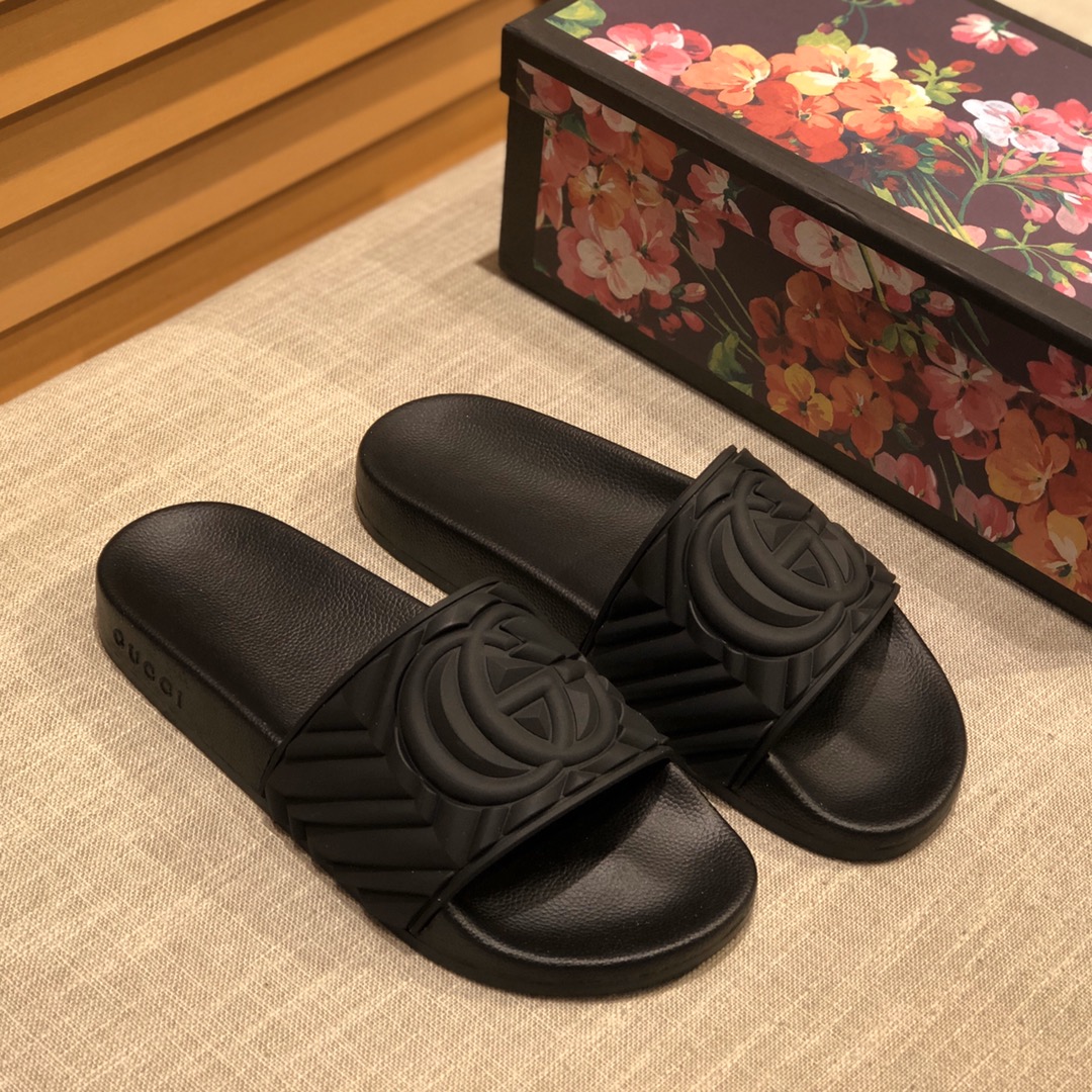 Gucci Slippers 16 - vstockx