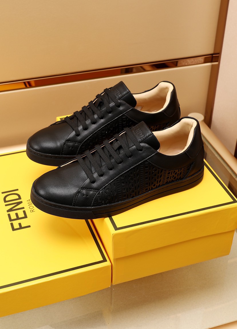 Fendi Low Top Sneakers 11 - vstockx