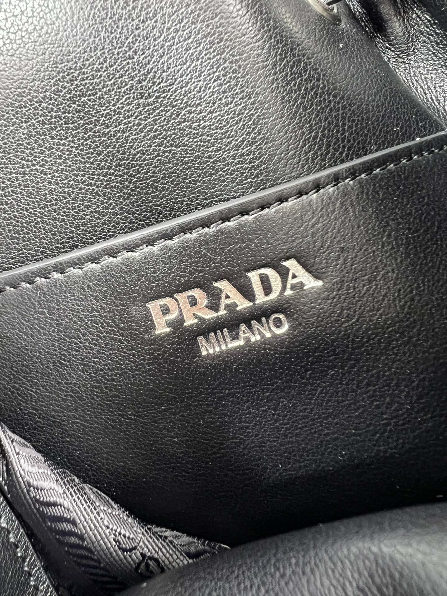 handbags prada 1BE055 24*23*12 - vstockx