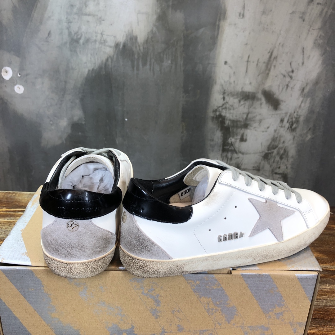 Golden Goose Superstar distressed-finish sneakers 3 - vstockx