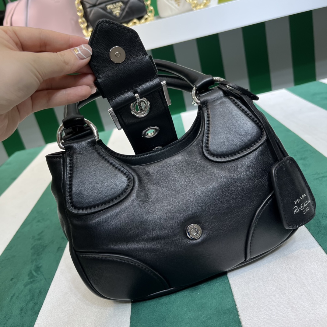 Handbags Prada PRADA PASSAVELA 1BA381 size:23x16x9 cm - vstockx