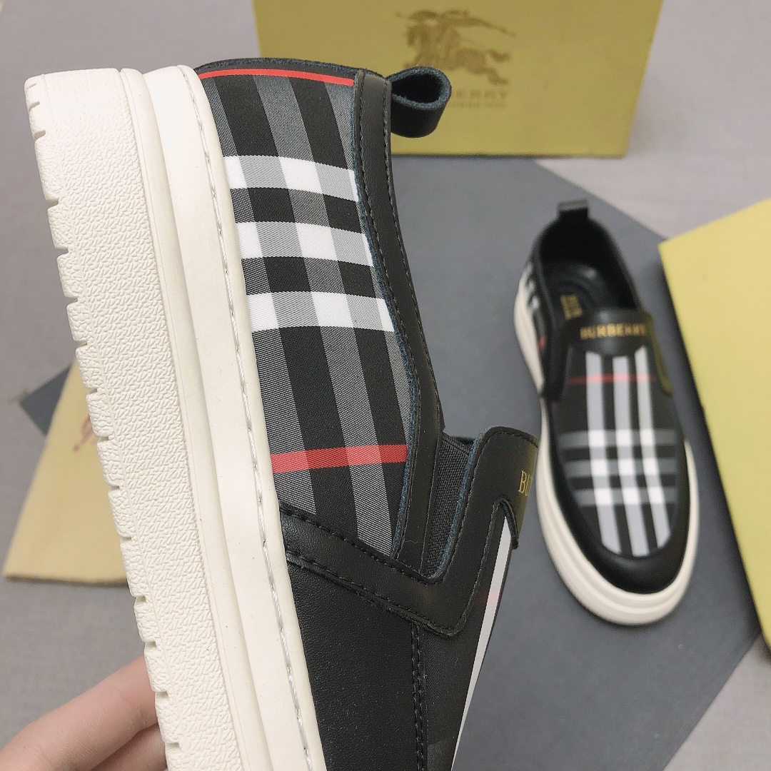Burberry Perforated Check Sneaker 39 - vstockx