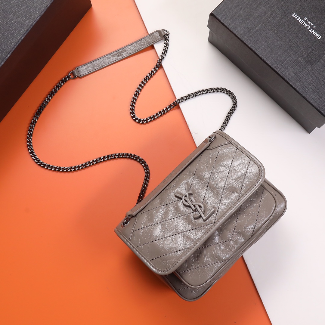 Handbags SAINT LAURENT 533037 size 22x16.5x12 cm - vstockx