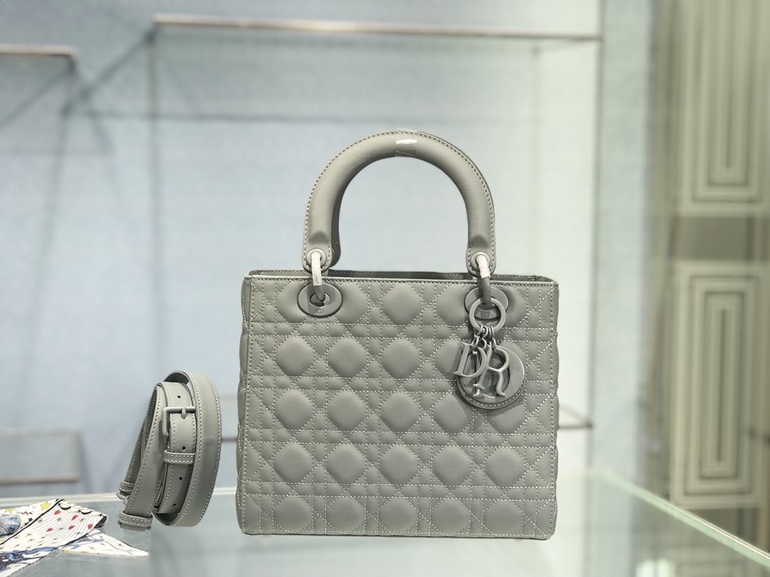Handbag Dior 6605 size 24 cm - vstockx