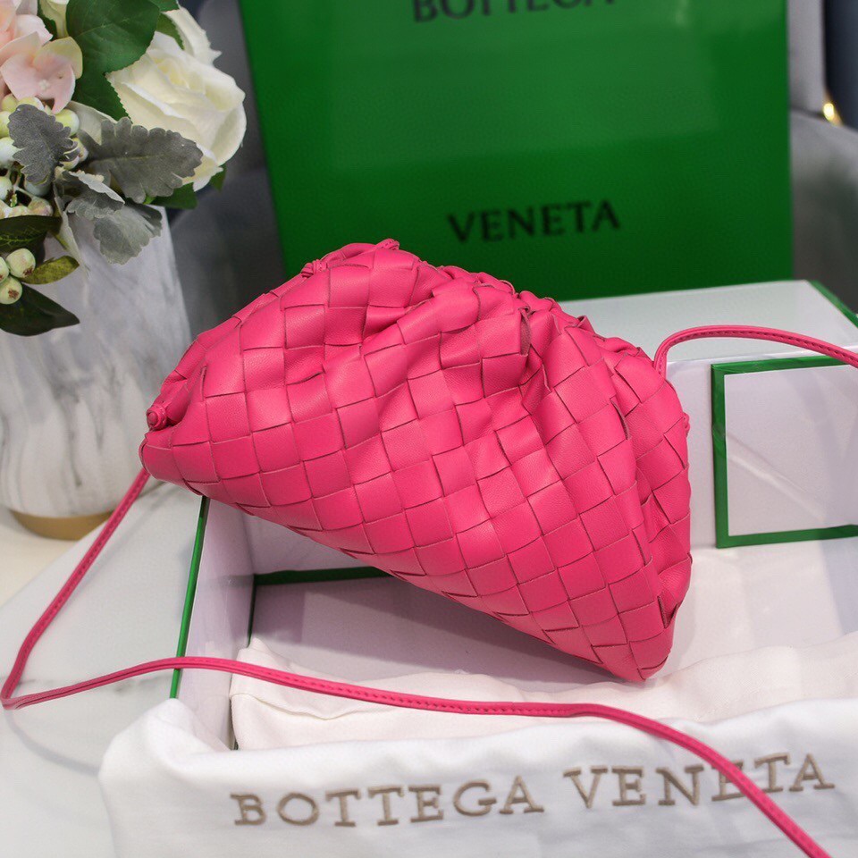 handbags Bottega Veneta The pouch size:23*13*8 - vstockx