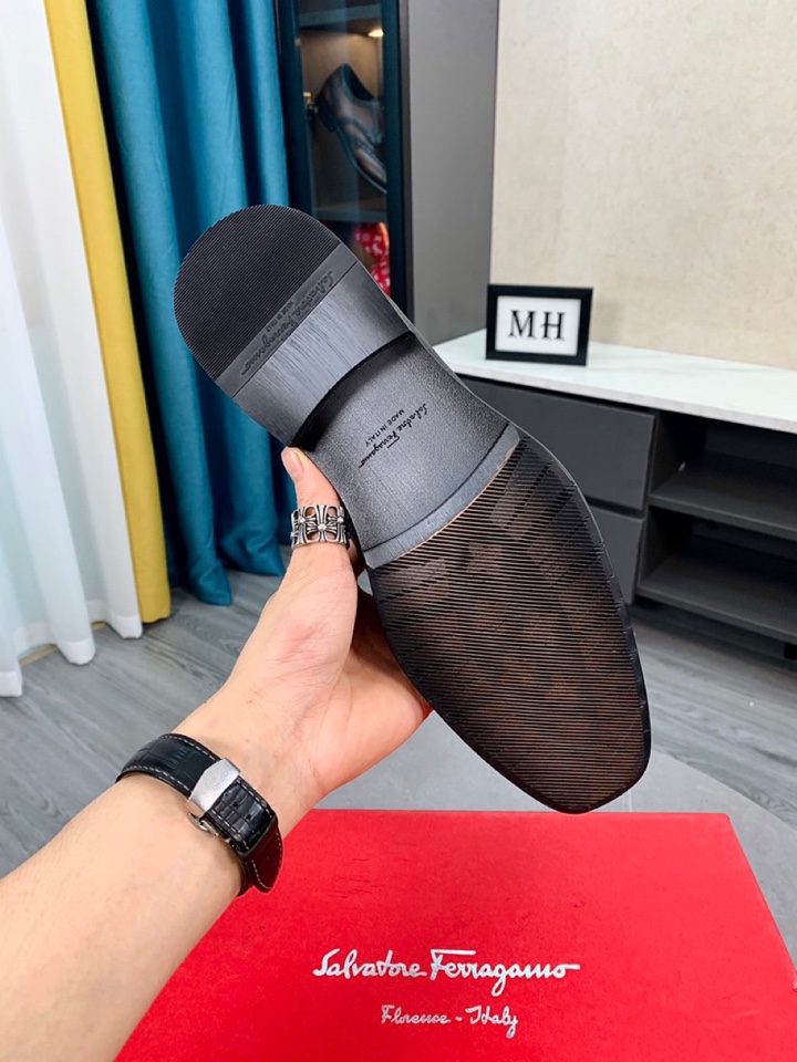 Salvatore Ferragamo Boots 27 - vstockx