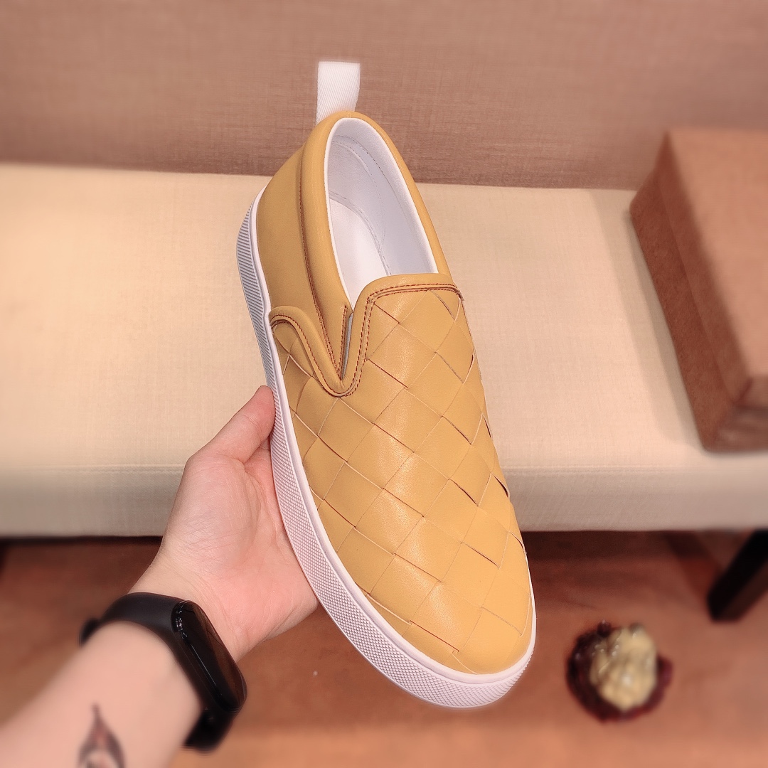 Bottega Veneta Intrecciato Leather Loafers 3 - vstockx