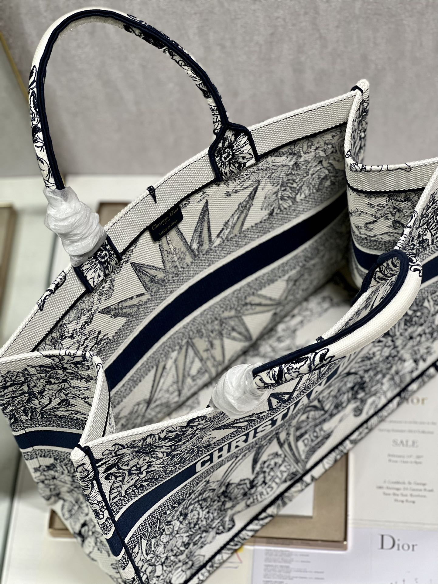 Handbag Dior 1286 size 42  35  18.5 cm - vstockx