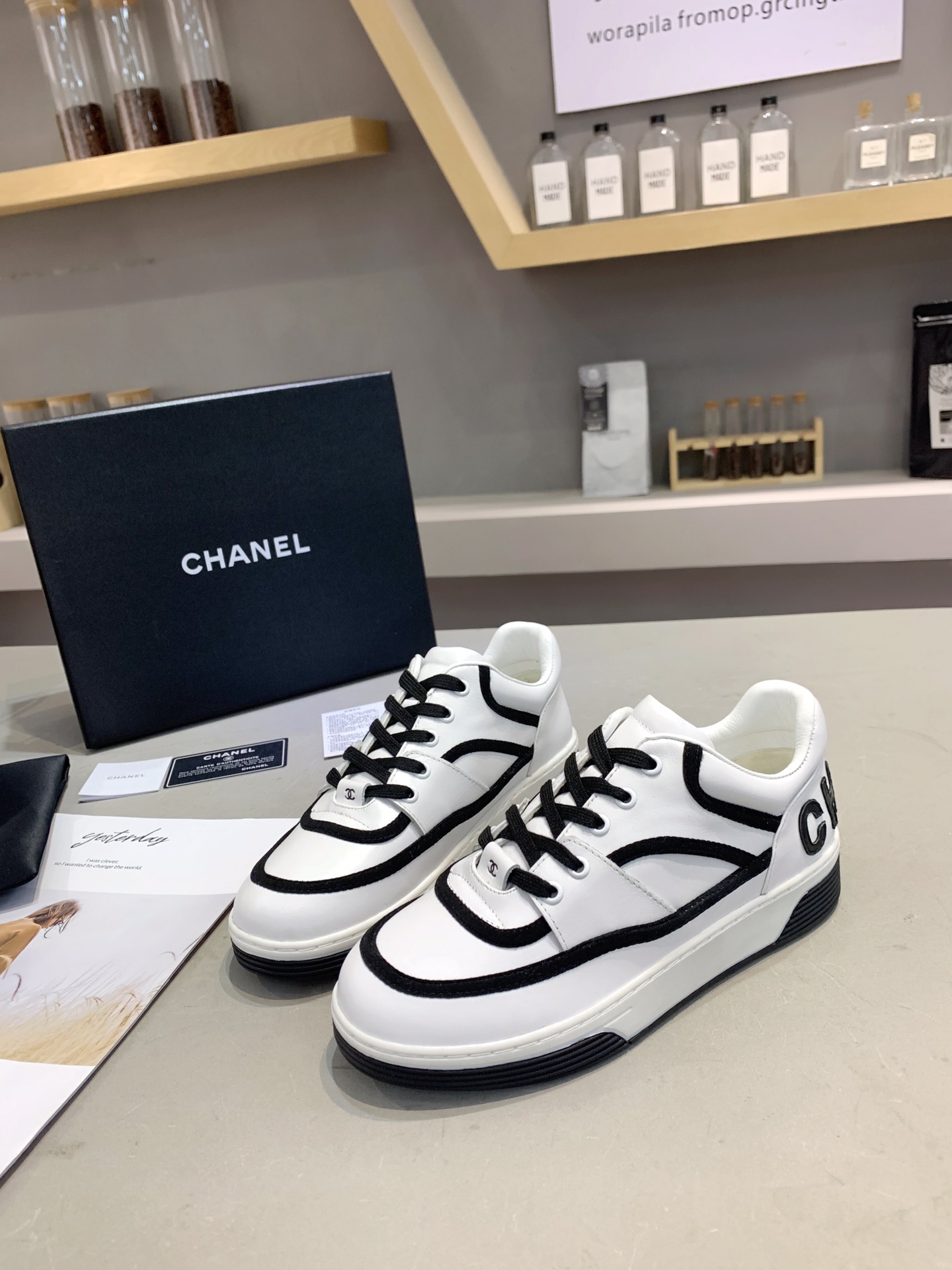 Chanel Low Top Sneaker 54 - vstockx