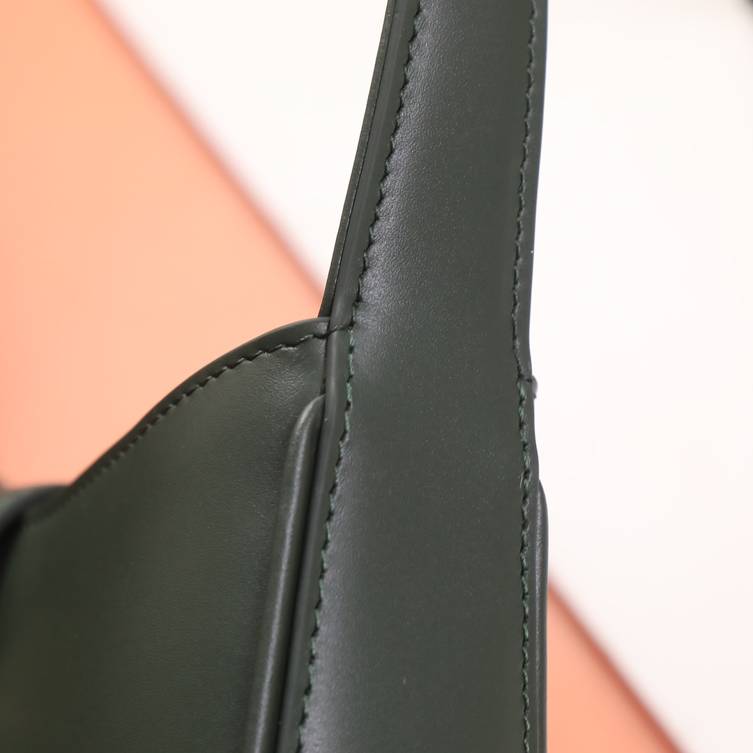 Handbags SAINT LAURENT 710318 size 19X11.5x4.5 cm - vstockx