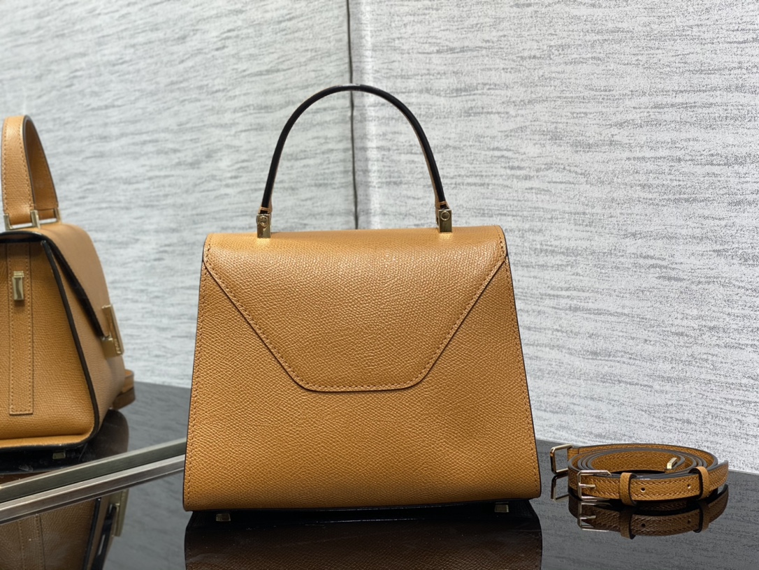 Handbag VALEXTRA size *'* - vstockx