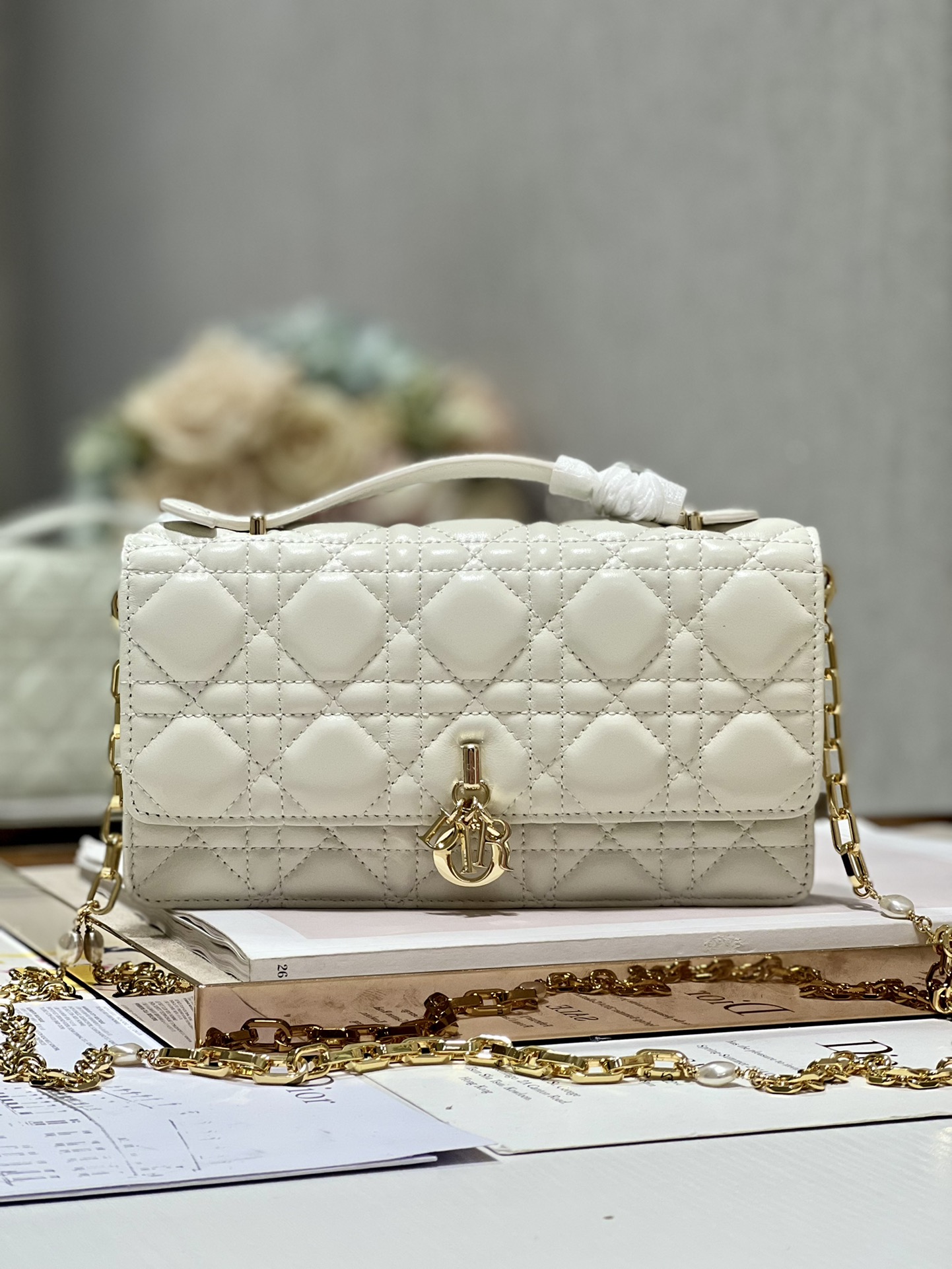 Handbag Dior 0980 size 21 x 11.5 x 4.5 cm - vstockx