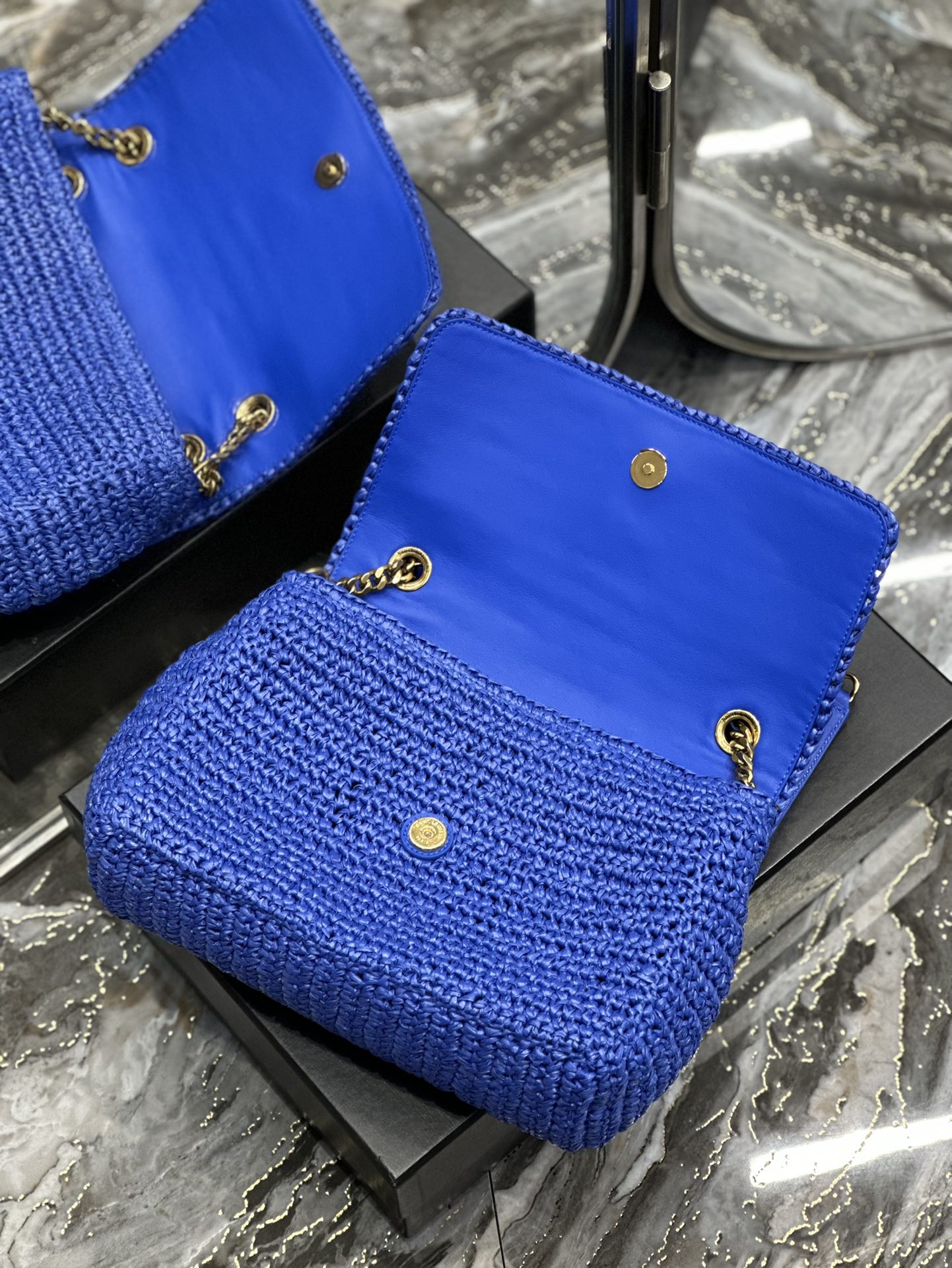 Handbags SAINT LAURENT 633158 size 28  20.5  8.5 cm - vstockx