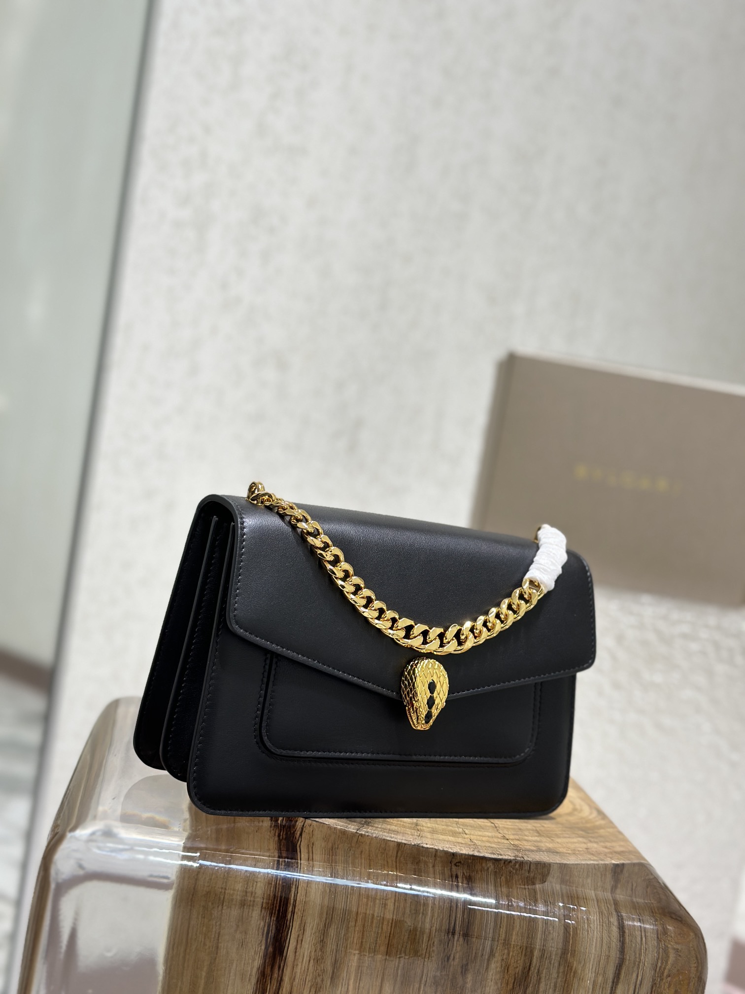 Handbags Bvlgari 290767 size:25*17*8 cm - vstockx