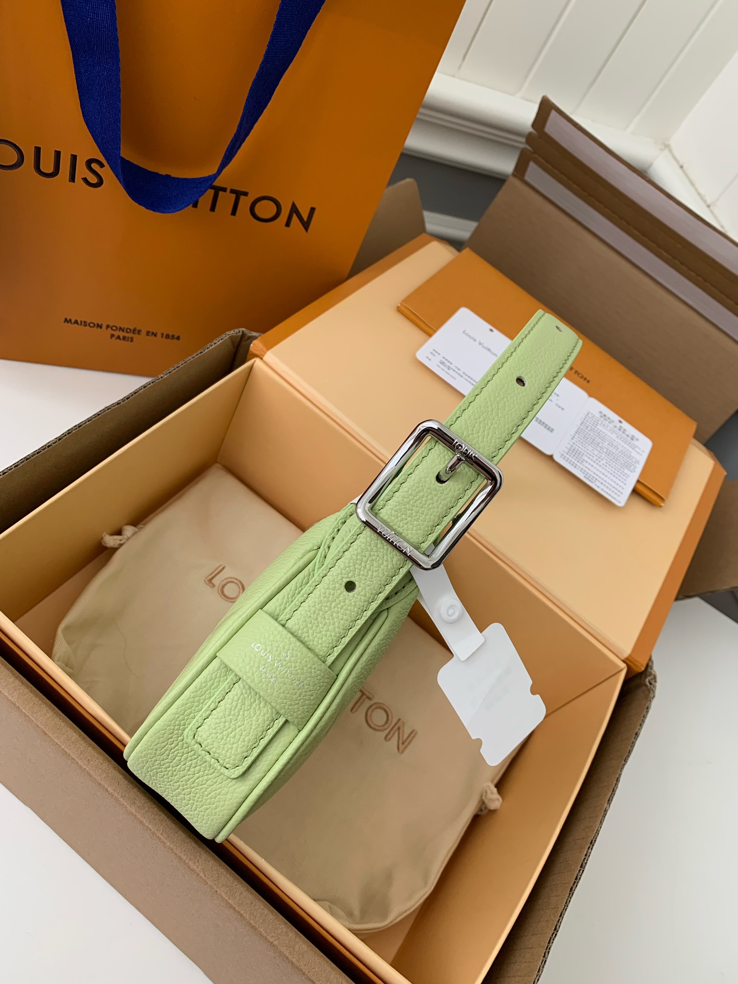 Handbags Louis Vuitton M82391 size:20.5*11*5 cm - vstockx