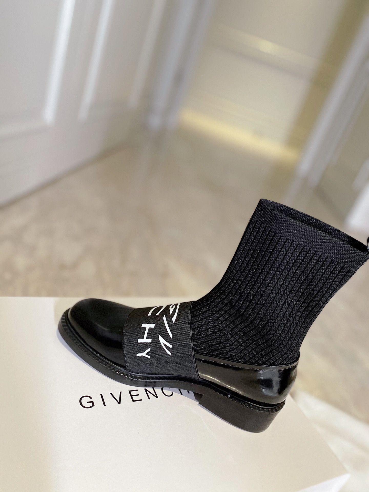 Givenchy Boots 9 - vstockx
