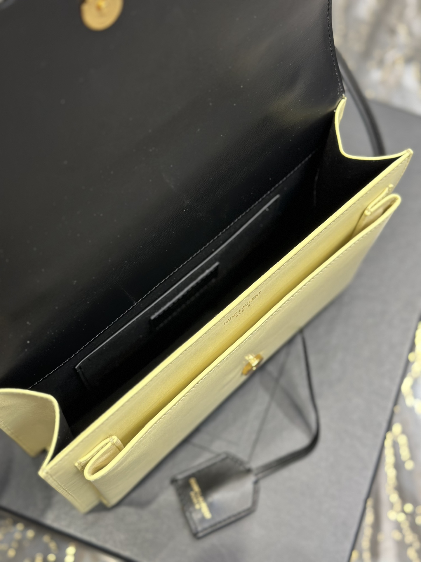 Handbags SAINT LAURENT 634723 size 25x18x5 cm - vstockx