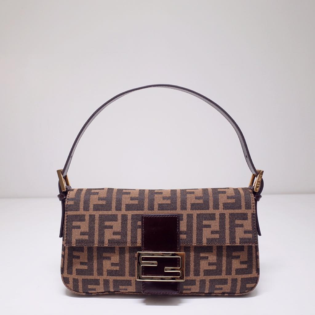 Handbag Burberry 6207 size 26*4*16cm - vstockx