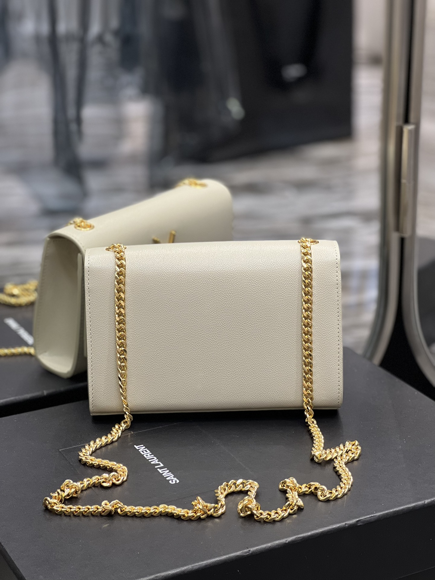 Handbags SAINT LAURENT 469390 size 20x13.5x5.5 cm - vstockx