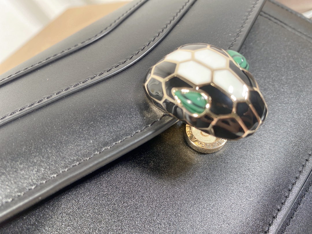 Handbags Bvlgari 292104950 size:22*15*4.5 cm - vstockx