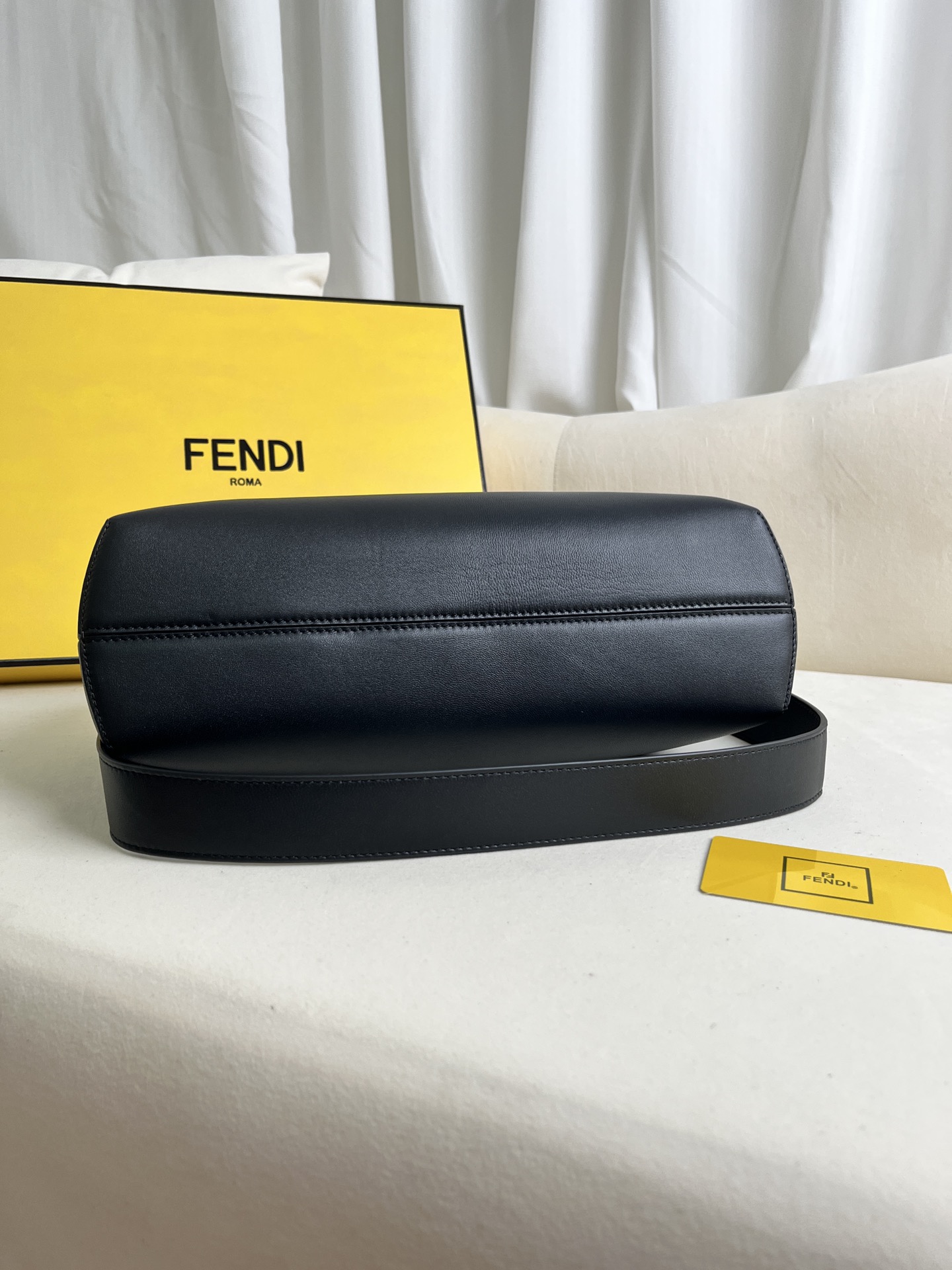 handbags FENDI 209 size:32.5*15*23.5cm - vstockx