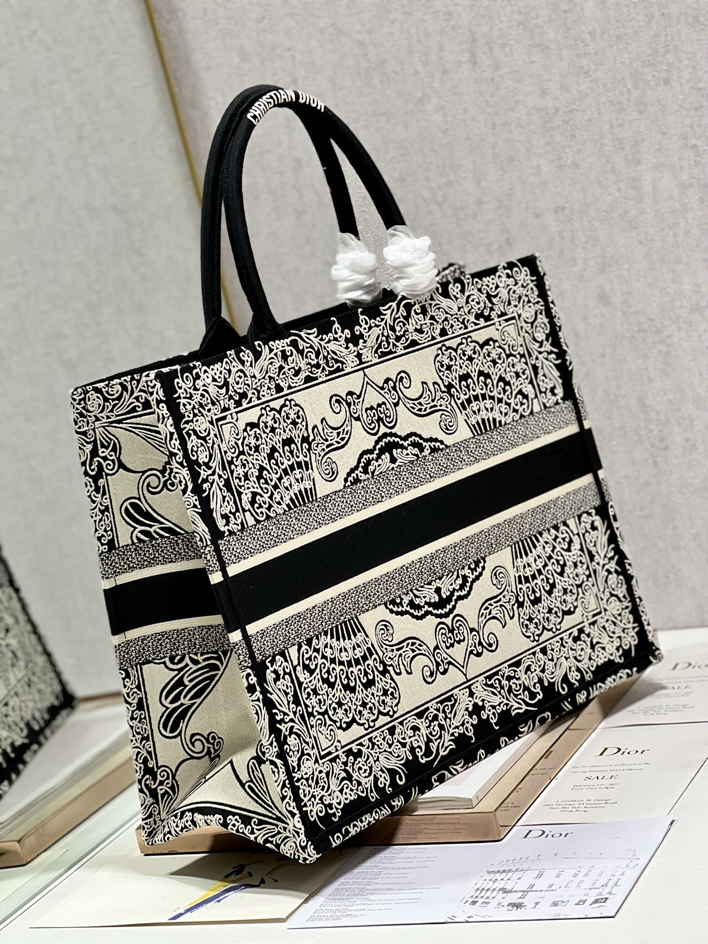 Handbag Dior 1286 size 42  35  18.5 cm - vstockx