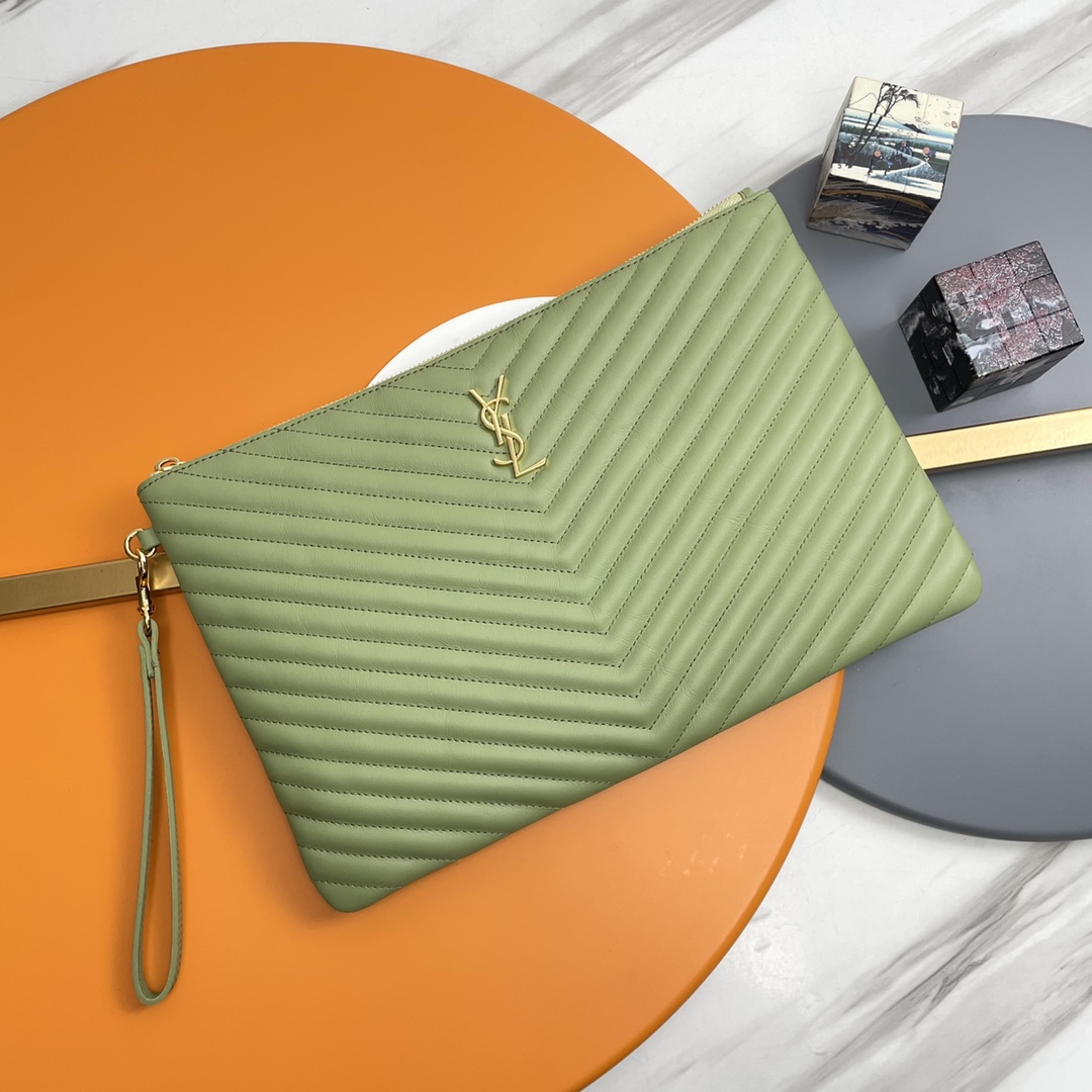 Handbags SAINT LAURENT 440222 size 36x24.5x2.5 cm - vstockx