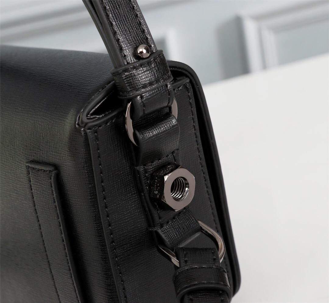 handbags OFF-White 527  4338650  size:18*16*9cm - vstockx