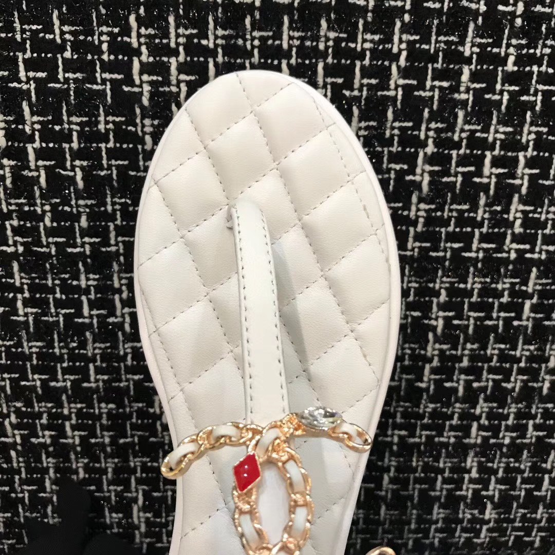 Chanel Slides 50 - vstockx