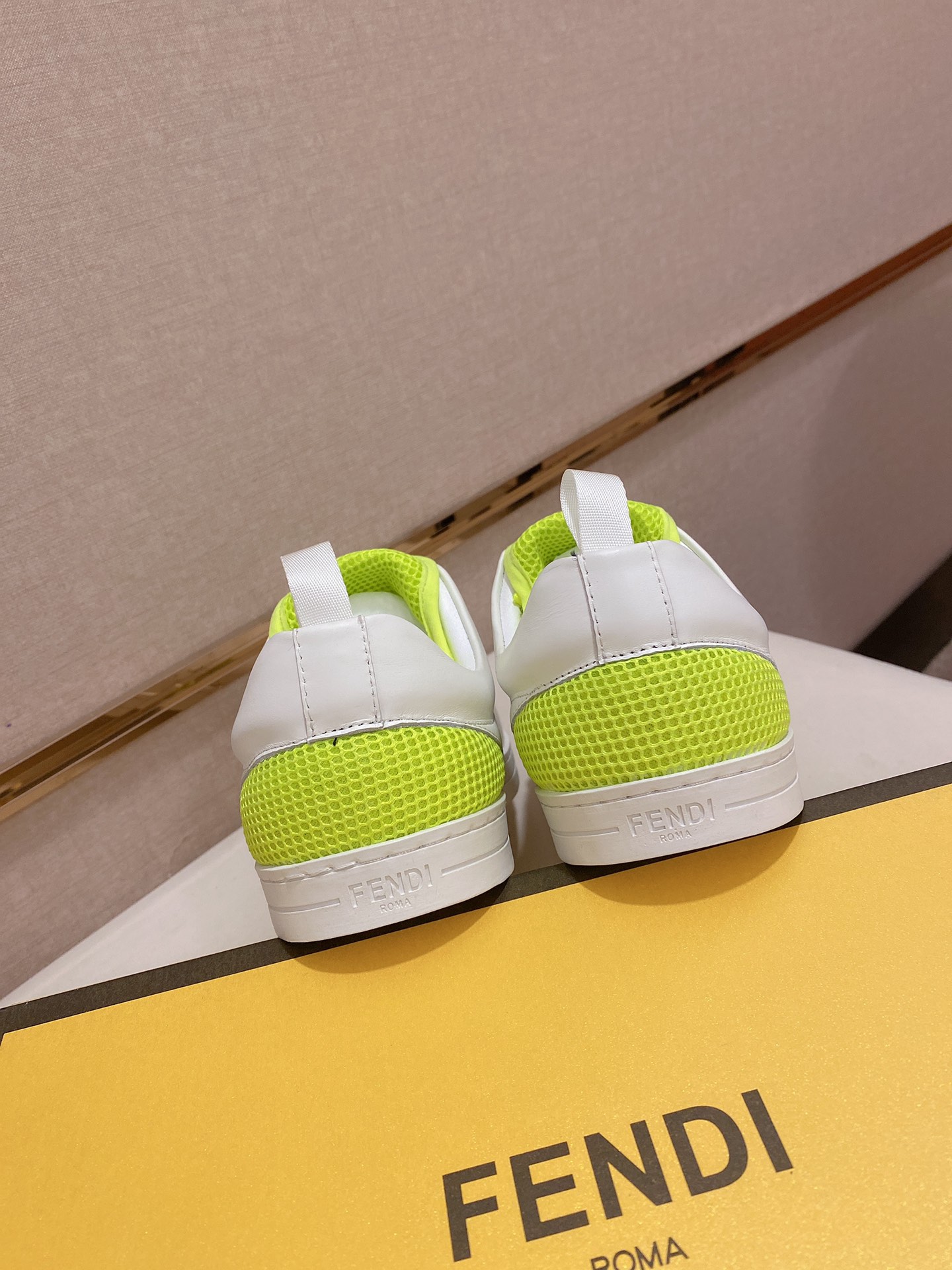 Fendi Low Top Sneakers 22 - vstockx
