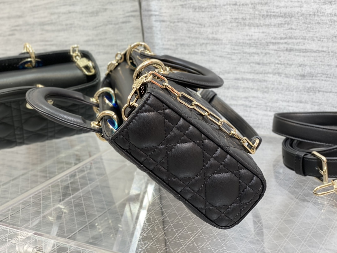 Handbag Dior size 26*6*14 cm - vstockx