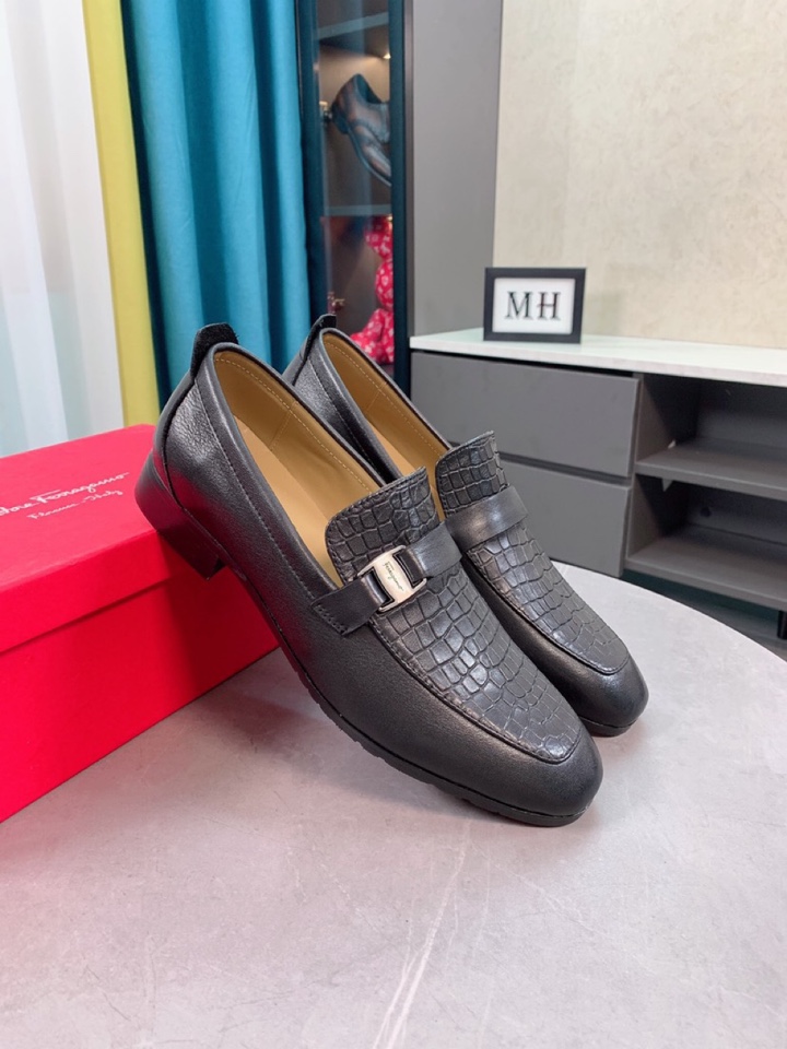 Salvatore Ferragamo Boots 36 - vstockx