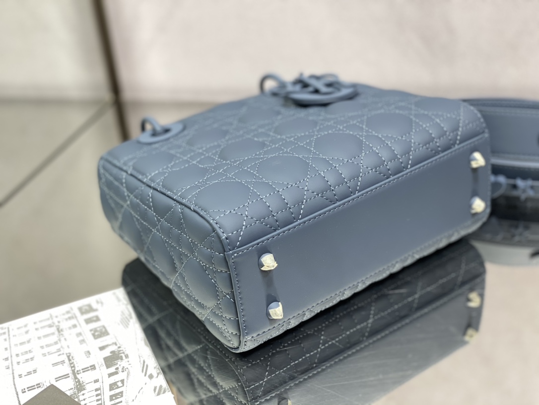 Handbag Dior size 20 cm - vstockx