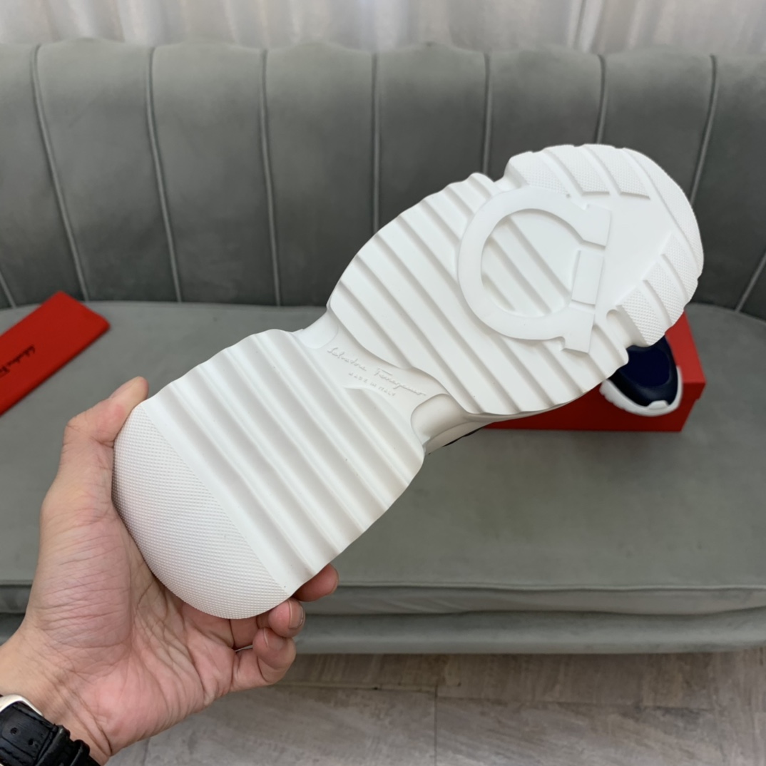 Salvatore Ferragamo Low Top Sneaker 1 - vstockx