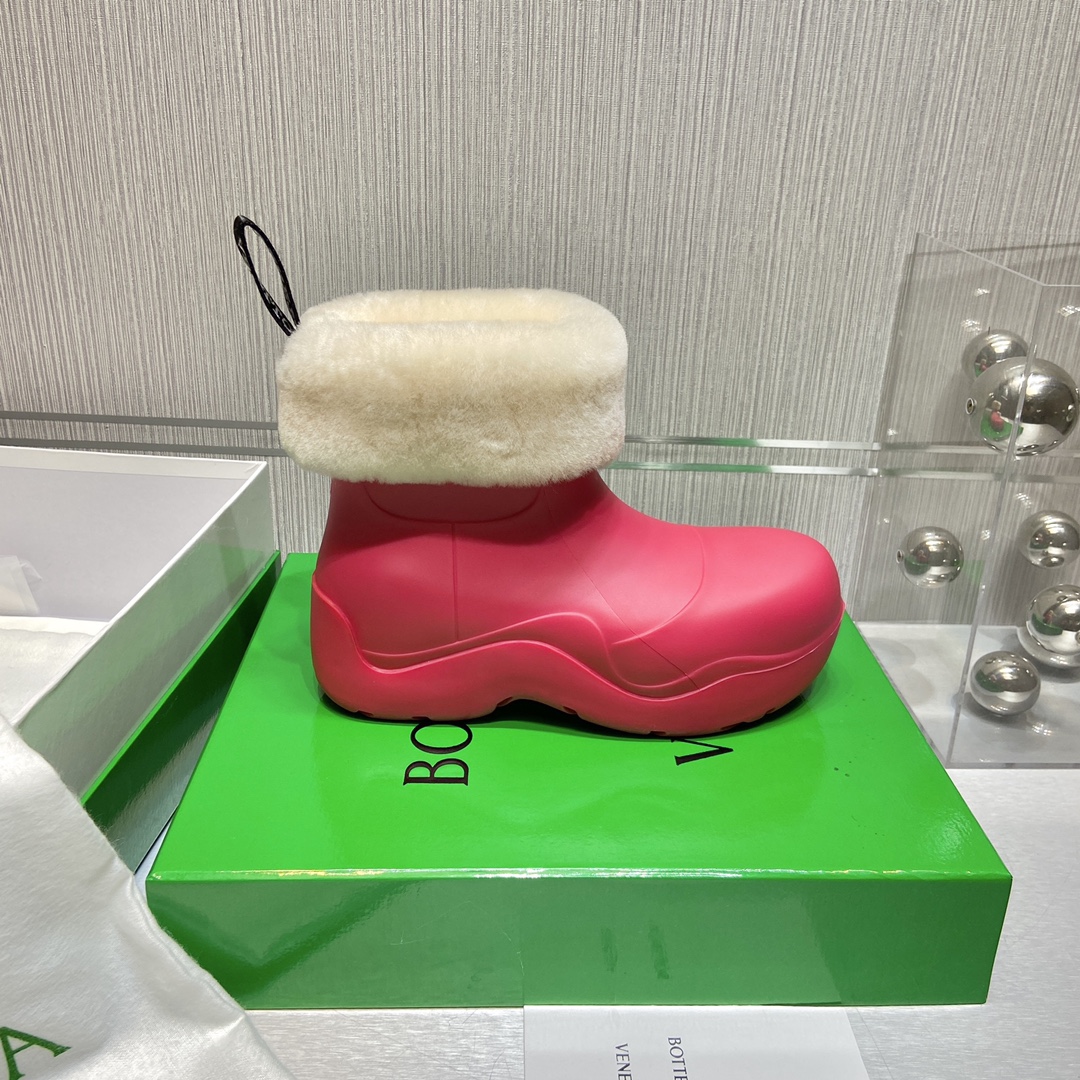 Bottega Veneta Boots 12 - vstockx