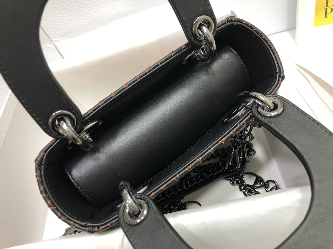 Handbag Dior M0505 size 17 x 15 x 7 cm - vstockx