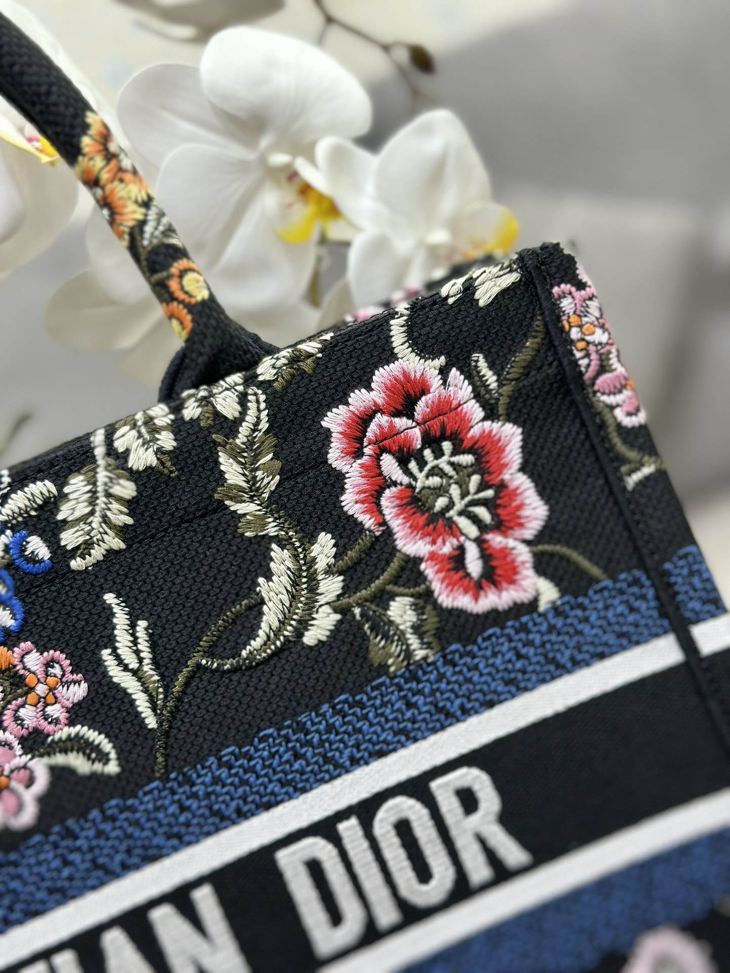 Handbag Dior M1286 size 42 x 35 x 18.5 cm - vstockx