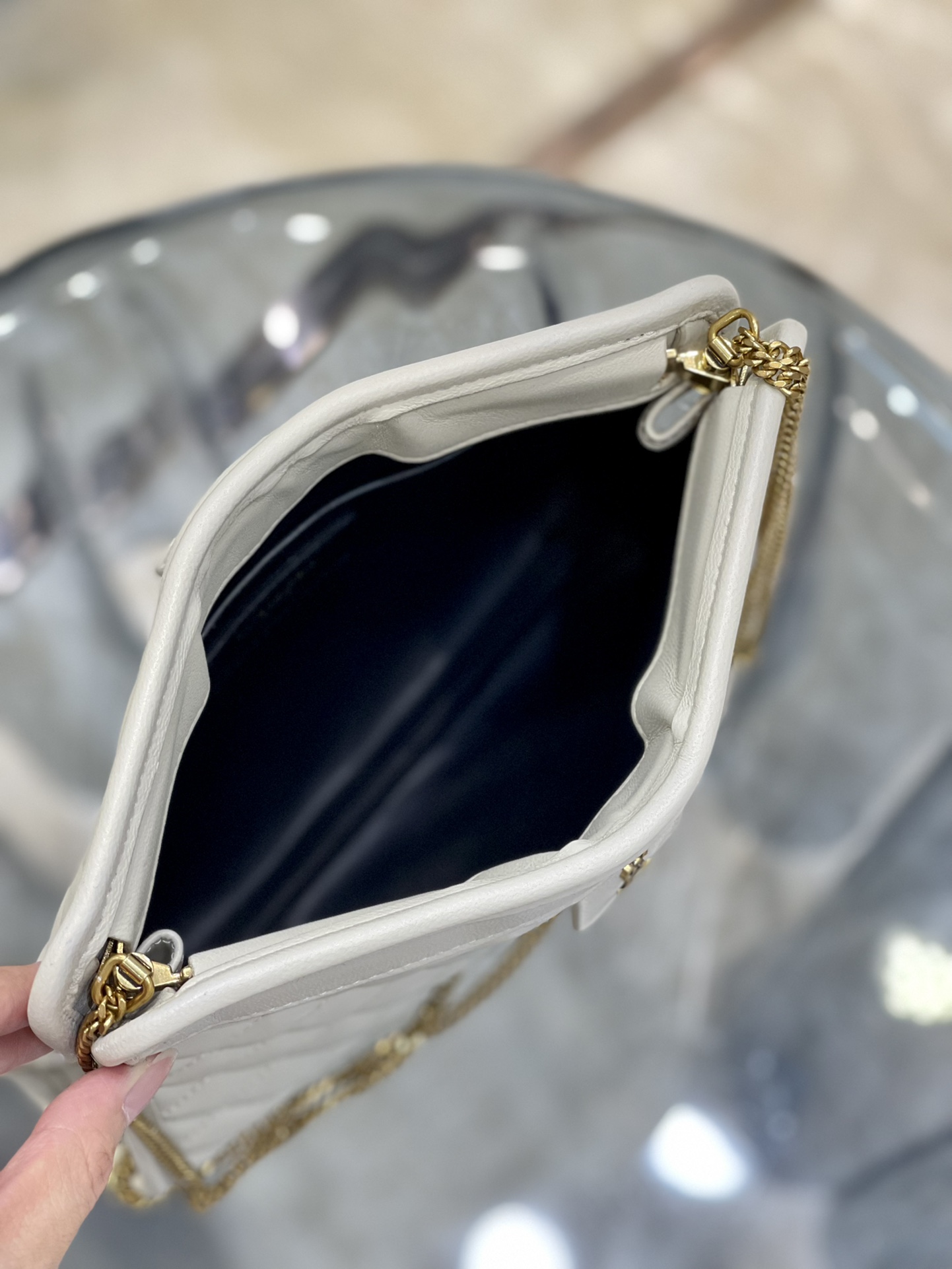 Handbags SAINT LAURENT 657361 size 23X16X5 CM - vstockx