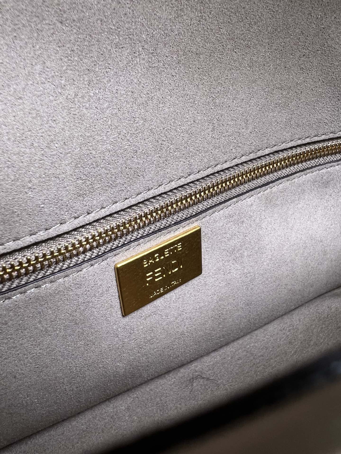 handbags FENDI 8BR600 size:27*15*6cm - vstockx