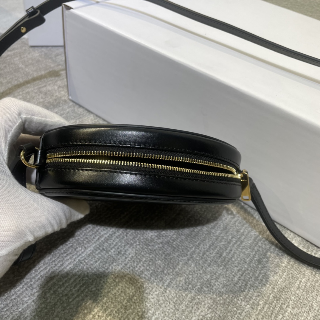 Handbags CELIN 101703 size:16x12.5x4 cm - vstockx