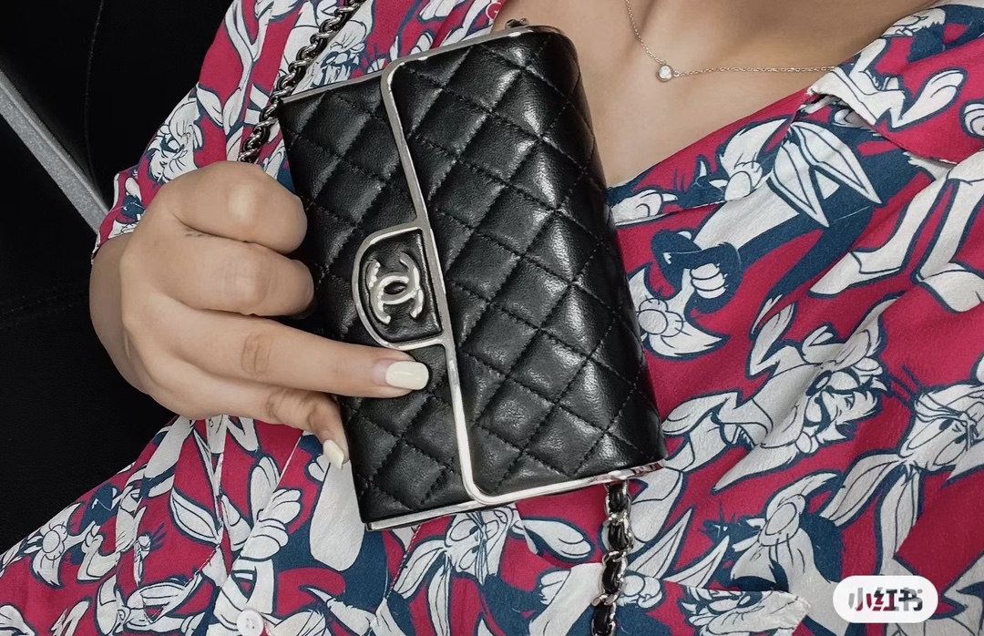 Handbag Chanel size 9*13*4 *cm - vstockx