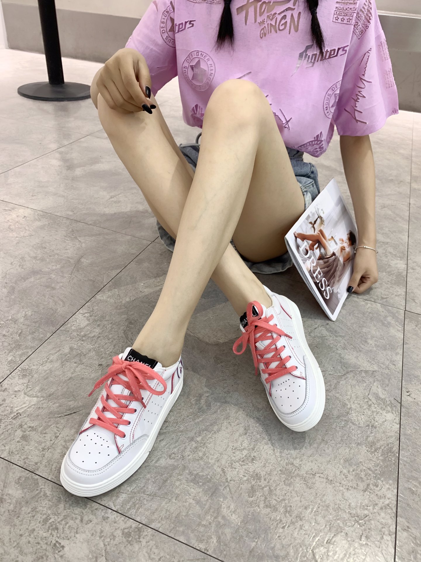Chanel Low Top Sneaker 53 - vstockx