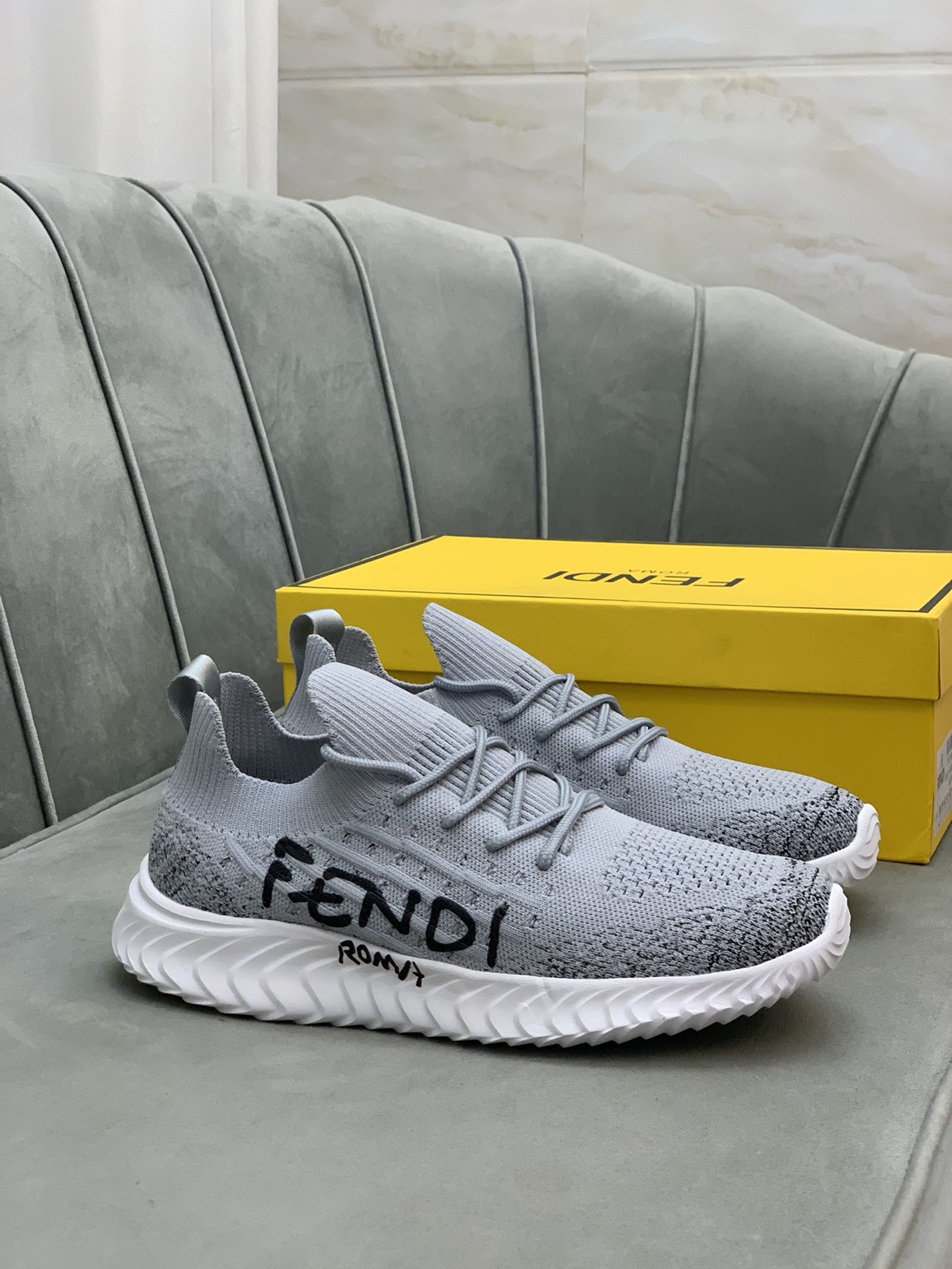 Fendi Low Top Sneakers 1 - vstockx