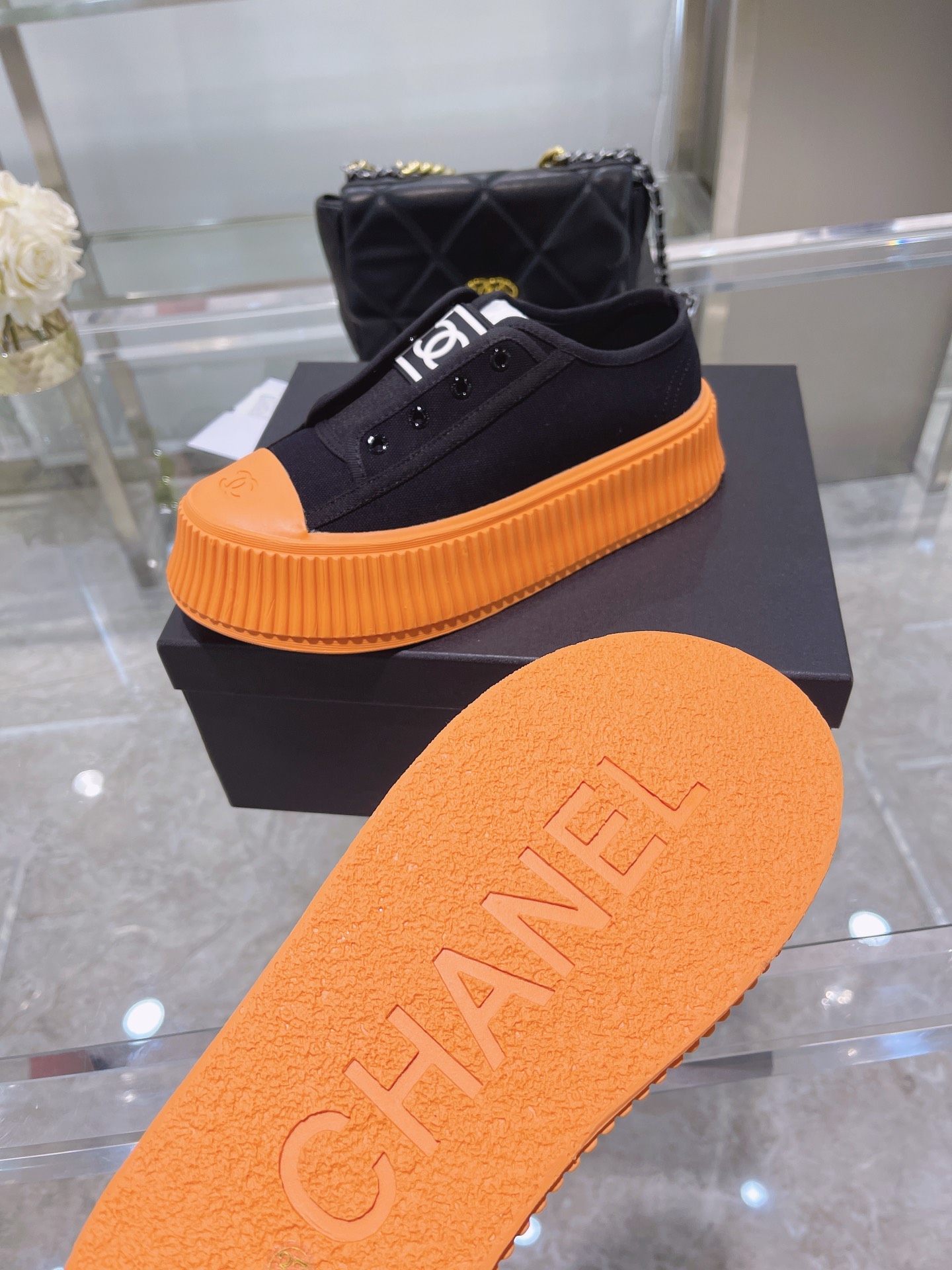 Chanel Platform Sneaker 15 - vstockx